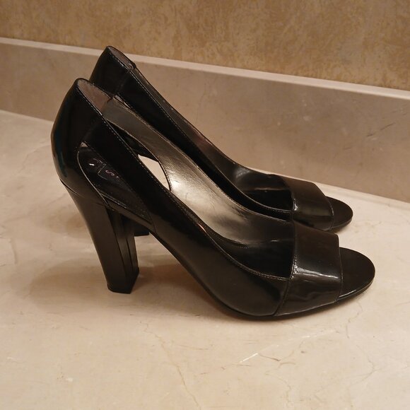 Steven by Steve Madden Black Patent Leather Peep Toe Heels Size 9 - Block Heel - Picture 3 of 6